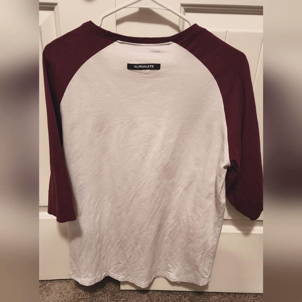 Alphalete Athletics - Performance Baseball Tee - M - Maroon/White
